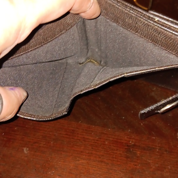 BVLGARI BLACK LEATHER COMPACT WALLET - Picture 10 of 10